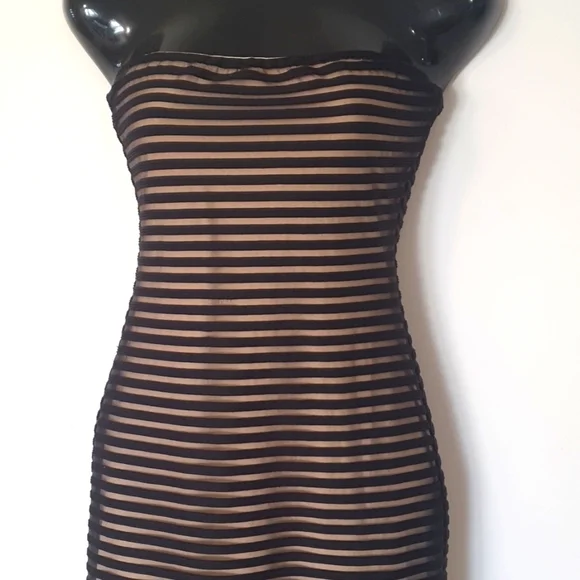 Avery Size 6 Black Strapless Striped Evening Dress - Picture 2 of 9
